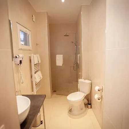 Otel Churchill Centre 2*