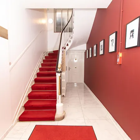 Otel Churchill Centre 2*