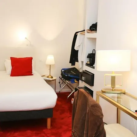 Otel Churchill Centre 2*